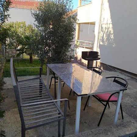 Monoliza Appartement Utjeha Buitenkant foto