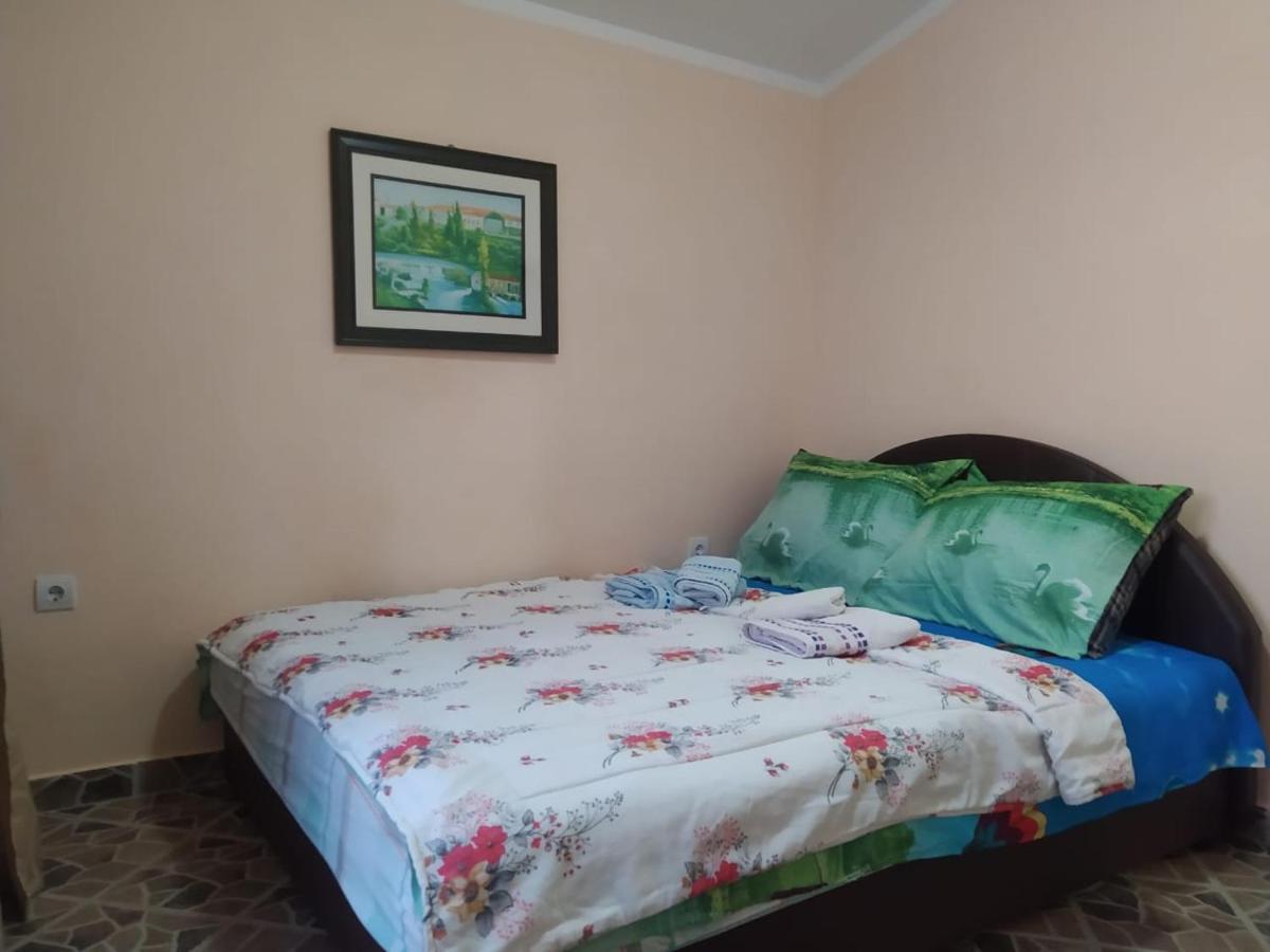 Monoliza Appartement Utjeha Buitenkant foto